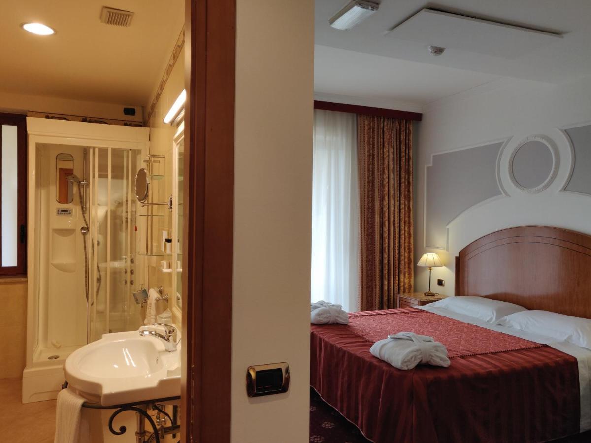 Parco Dei Principi Hotel Роччелла-Ионика Экстерьер фото